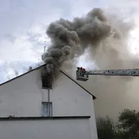 2022-08-22_waldeck_dachstuhlbrand_ff-kem_1.jpg