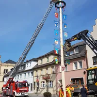 2021-04-30_thl_ff-kem_maibaum_stadtplatz_4.jpg