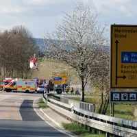 2022-04-19_kemnath_verkehrsunfall_ponnathkreuzung_4.jpg