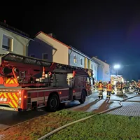 2022-10-02_brand-zimmer_speichersdorf_stettiner-str_ff-kem_1.jpg