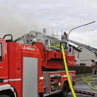 2021-05-11_brand-gebaude-dachstuhl_eschenbach_ff-kem_1.jpg