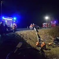 2020-02-08_verkehrsunfall_kreisverkehrkemnathhegele_ff-kem_1jpg.jpg