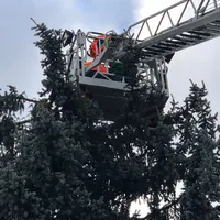 2022-02-19_kem_anzensteinstrasse_baum-droht-zu-fallen_ff-kem_2.jpg