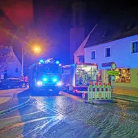 2021-10-25_kem_strasse-uberschwemmt_ff-kem_1.jpg