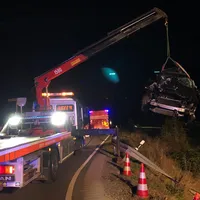 2021-10-10_kemnath_verkehrsunfall-kreisverkehrst2665_3.jpg