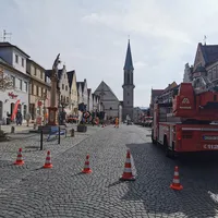 2021-04-30_thl_ff-kem_maibaum_stadtplatz_2.jpg