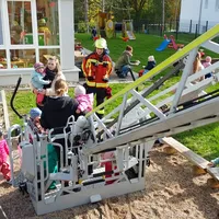2022-10-05_kemnath_einsatz-evakuierungsubung_kita_am-sonnenhugel_ff-kem_10.jpg