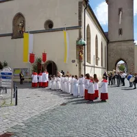2022-05-22_verkehrsabsicherung_stadtplatz_erstkommunion_ff-kemnath_1.jpg